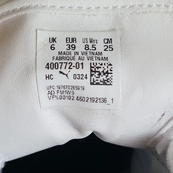 Puma Easy Rider White and Black Sneakers - Picture 5 of 8